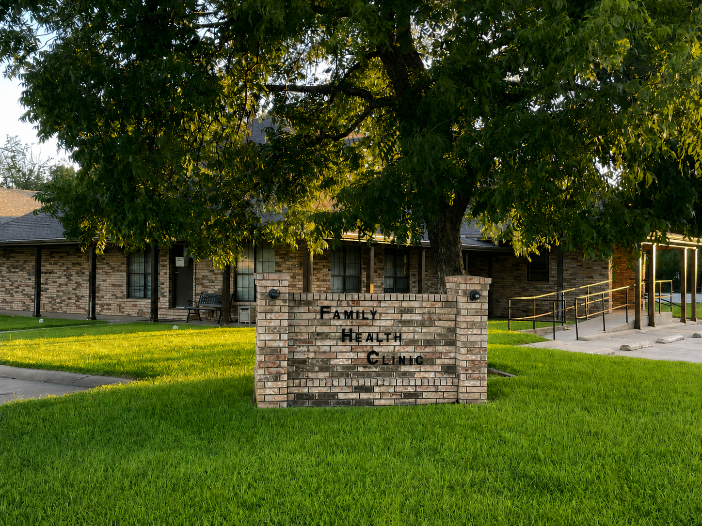 Exterior of Eastland Family Health Clinic at 500 W. Plummer St.